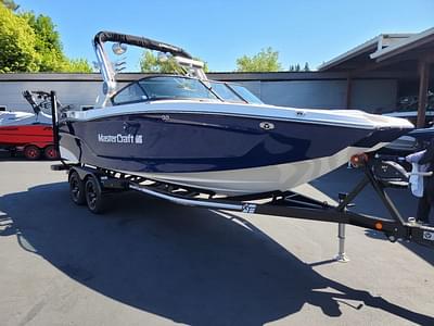 BOATZON | 2022 MasterCraft XT24