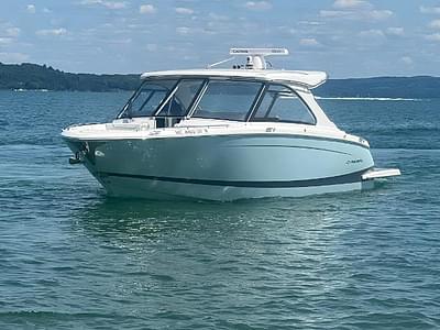 BOATZON | 2022 Regal LS36