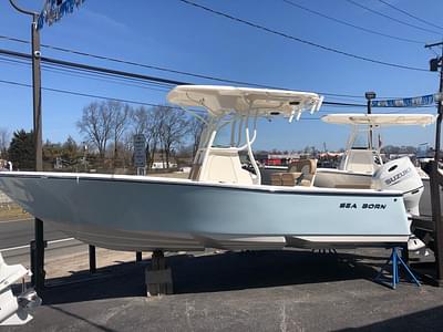 BOATZON | 2022 Sea Born LX22 Center Console