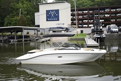 BOATZON | 2022 Sea Ray SPX 210