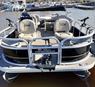 BOATZON | 2022 Sun Tracker Bass Buggy 18DLX