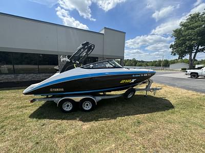 BOATZON | 2022 Yamaha 212XD