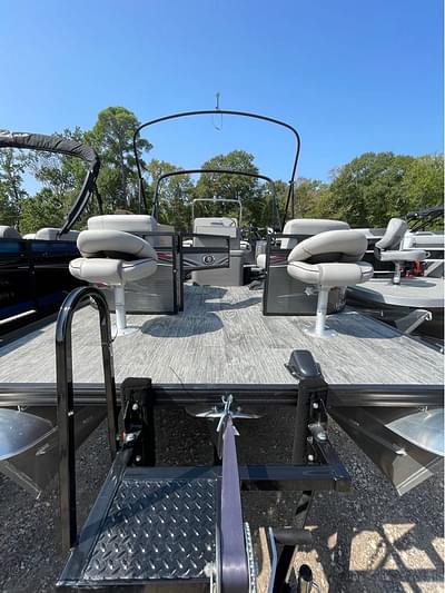 BOATZON | 2023 Angler Qwest Pontoons 8522 FishNCruise LT