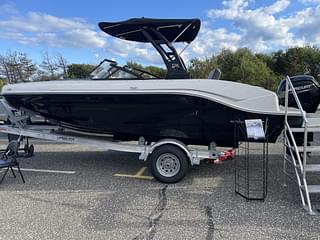 BOATZON | 2023 Bayliner DX2000