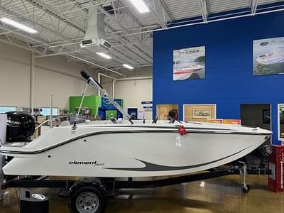 BOATZON | 2023 Bayliner Element M19