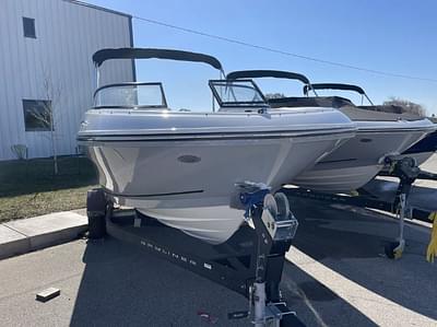 BOATZON | 2023 Bayliner VR5 Bowrider IO