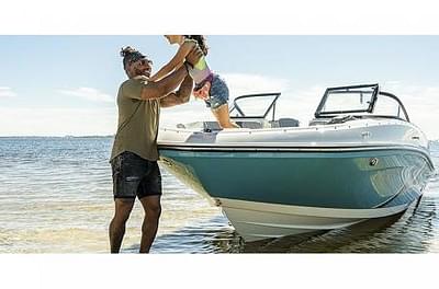 BOATZON | 2023 Bayliner VR5 Bowrider  Outboard