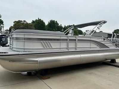 BOATZON | 2023 Bennington 24 LX Swingback