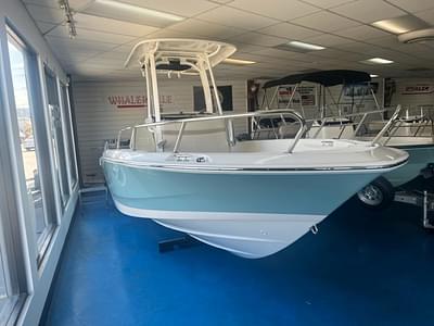 BOATZON | 2023 Boston Whaler 220 Dauntless