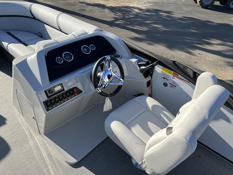 New 2023 Crest Pontoons CLASSIC LX 220 SLS TRITOON for sale in ...