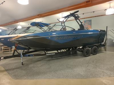 BOATZON | 2023 Moomba MAKAI