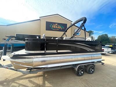 BOATZON | 2023 Qwest Pontoons 818 EClass XRE Fish LT