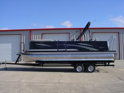 BOATZON | 2023 Qwest Pontoons 822 EClass Splash Pad