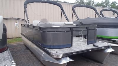 BOATZON | 2023 Qwest Pontoons Qwest EClass 818 XRE Fish LT