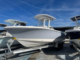 BOATZON | 2023 Robalo R230