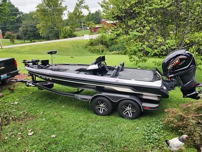 BOATZON | 2023 SKEETER ZX200