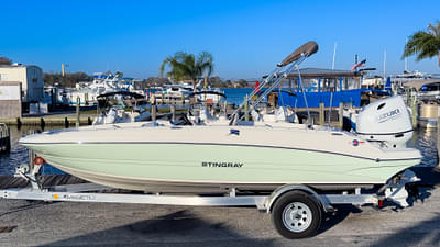 BOATZON | 2023 Stingray Boats 182SC