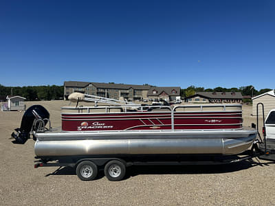 BOATZON | 2023 Sun Tracker PARTY BARGE 22 DLX