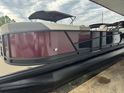 BOATZON | 2023 SunChaser Eclipse 8525 LR DH