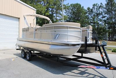 BOATZON | 2023 SunChaser Vista 22 LR