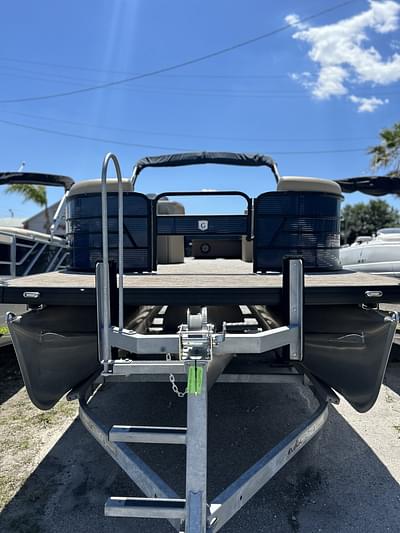 BOATZON | 2023 Sweetwater 2286BF