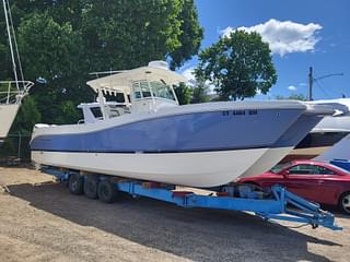 BOATZON | 2023 World Cat 325CC