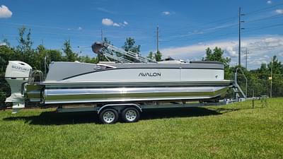 BOATZON | 2024 Avalon 2585 Catalina RF