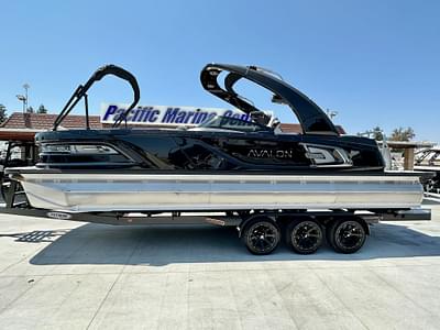 BOATZON | 2024 Avalon Carbon Series Excalibur  27 FT Quad Lounge Windshield w 400HP V10