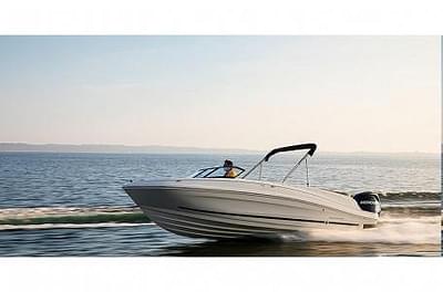 BOATZON | 2024 Bayliner VR6 Bowrider  Outboard