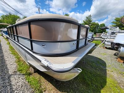 BOATZON | 2024 Bentley Pontoons 220 LEGACY NAV Wide Port Gate