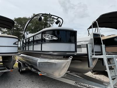 BOATZON | 2024 Bentley Pontoons Elite 253 Swingback Dual Captain XLP3