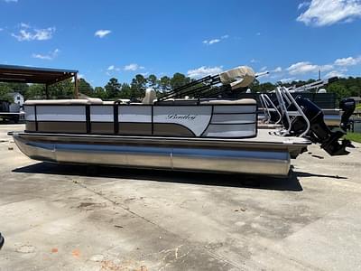 BOATZON | 2024 Bentley Pontoons Legacy 220 Navigator