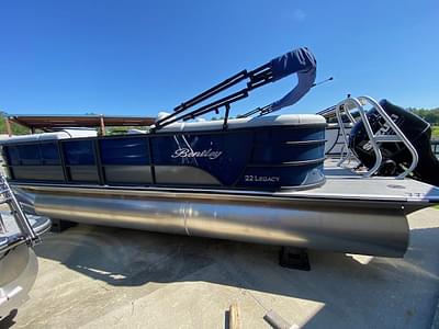 BOATZON | 2024 Bentley Pontoons Legacy 223 Navigator 34 Tube