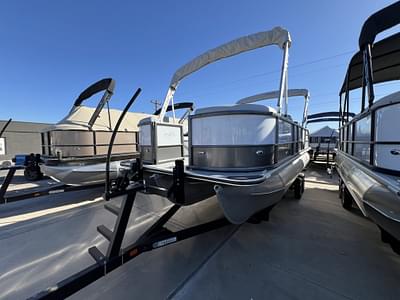 BOATZON | 2024 Bentley Pontoons LEGACY 223 SWINGBACK W200HP SUZUKI  YC TANDEM TRAILER