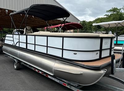 BOATZON | 2024 Bentley Pontoons Legacy 243 Swingback