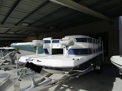 BOATZON | 2024 Hurricane FunDeck 2260 REF OB