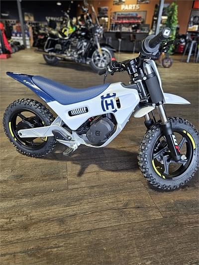 BOATZON | 2024 Husqvarna Motorcycles EE 2