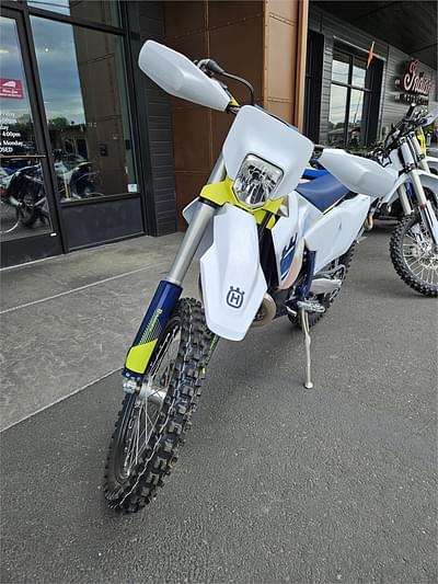 BOATZON | 2024 Husqvarna Motorcycles TE 300