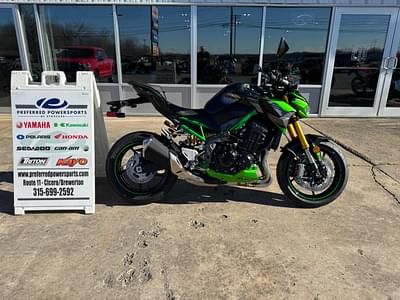 BOATZON | 2024 Kawasaki Z900 SE ABS Metallic Spark BlackMetallic Matte Graphite Steel GrayCandy Lime Green