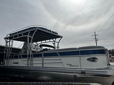 BOATZON | 2024 Landau 25 ISLAND BREEZE 252 CRUISE TRITOON Hard top  slide 200HP SUZUKI 4 STROKE  TANDEM TRILOG TRAILER