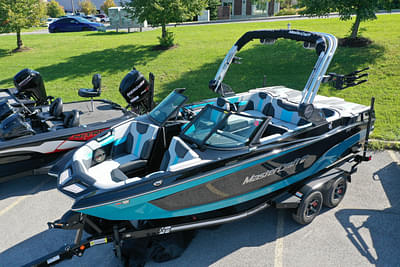 BOATZON | 2024 MasterCraft XT20