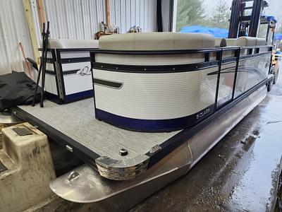 BOATZON | 2024 Qwest Pontoons Qwest E816 Lanai LT ELECTRIC OR GAS POWER