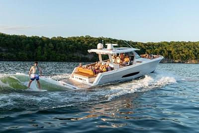 BOATZON | 2024 Regal 38 Surf