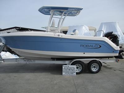 BOATZON | 2024 Robalo 222 Explorer  In Stock