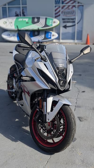 BOATZON | 2024 Suzuki GSXS 8R  Metallic Matte Sword Silver