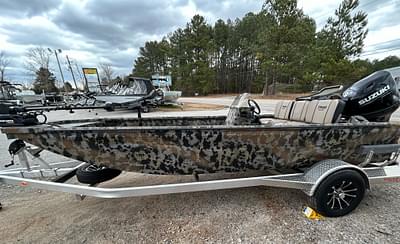 BOATZON | 2024 Thor Lake Hammer 1860 Side Console