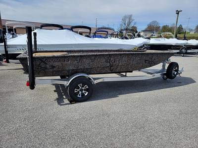 BOATZON | 2024 Xpress HD16DB 16 duck hunting boat Yamaha 25 hp In stock