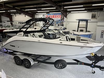 BOATZON | 2024 Yamaha 222SD Mist Gray In Stock