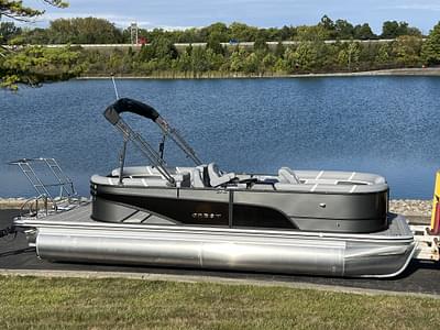 BOATZON | 2025 Crest Pontoons Classic 220 SLC Tritoon