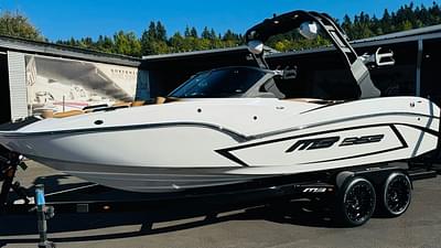 BOATZON | 2025 MB Sports B52 23 Alpha